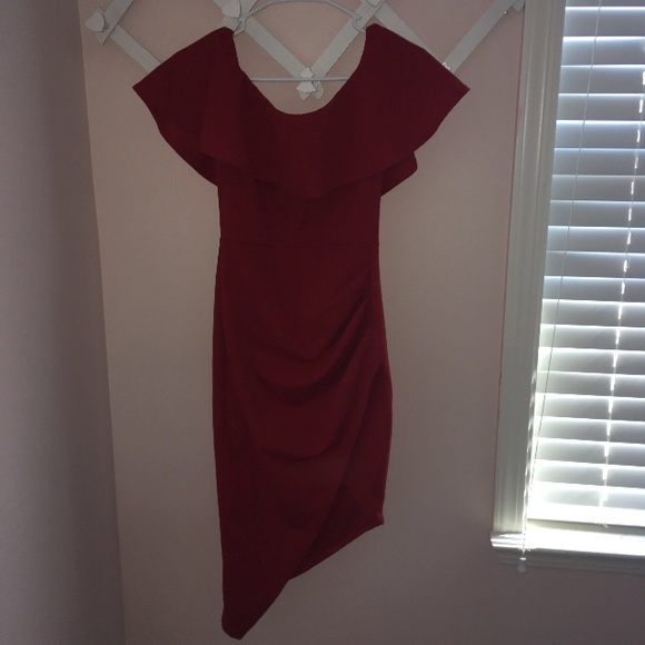 Windsor Dresses & Skirts - Red homecoming dress